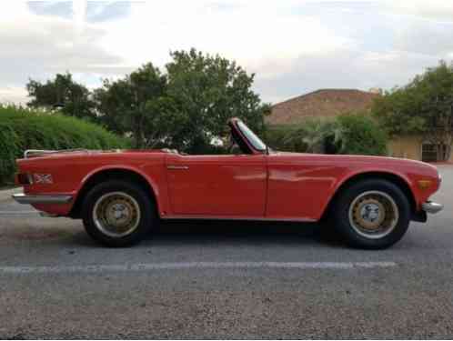 Triumph TR-6 tan and black (1973)