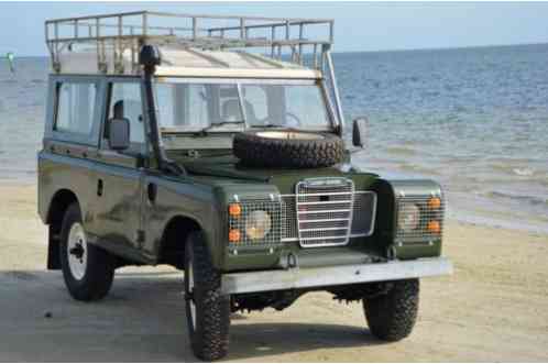 Land Rover Defender (1974)