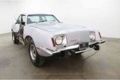 Studebaker Avanti II (1974)