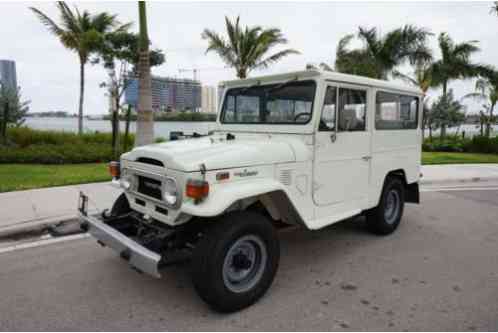 Toyota Land Cruiser FJ43 (1974)