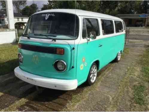 Volkswagen Bus/Vanagon White (1975)