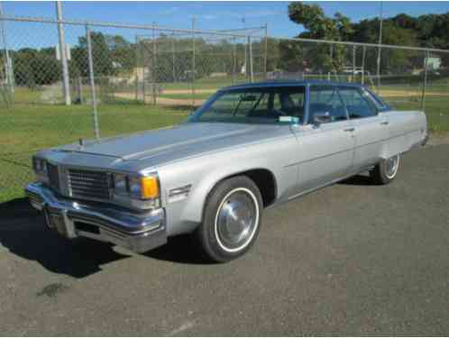 1976 Oldsmobile Ninety-Eight REGENCY