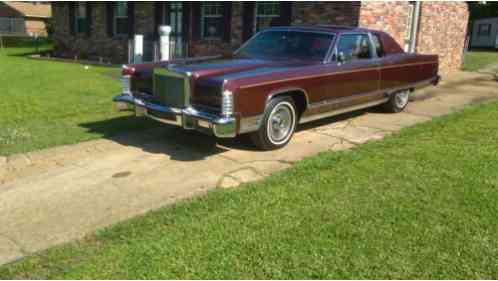 1977 Lincoln Town Car 2-Door Coupe