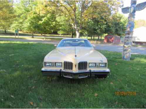 1977 Pontiac Grand Prix SJ Coupe 2-Door