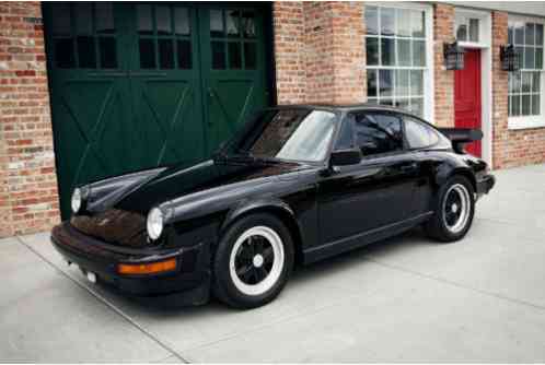 Porsche 911 -- (1977)