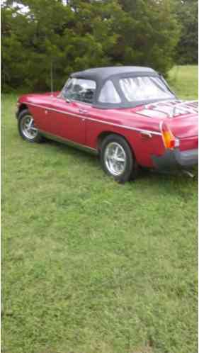 MG MGB beige and black (1980)