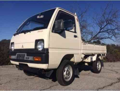 1980 Mitsubishi Light Truck