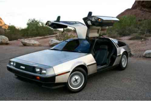 DeLorean DELOREAN DMC 12 (1981)