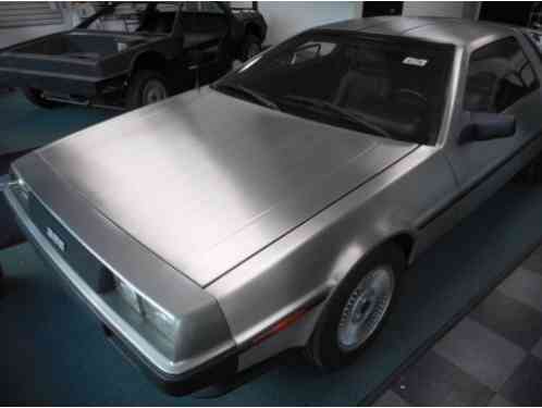 DeLorean DMC-12 (1981)