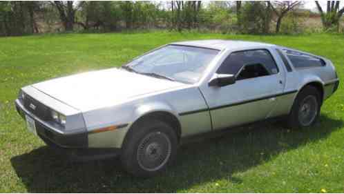 DeLorean DMC-12 (1981)