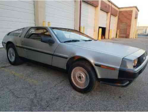 DeLorean DMC -12 2 DOOR (1981)