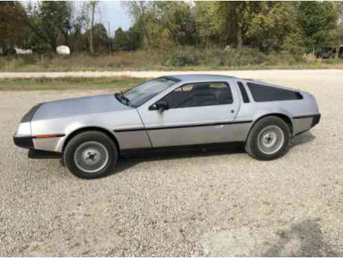 DeLorean DMC-12 (1981)