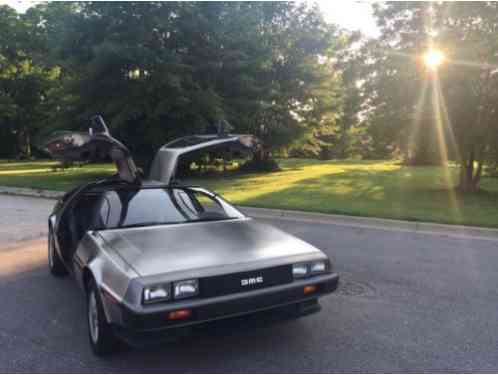 DeLorean DMC-12 (1981)