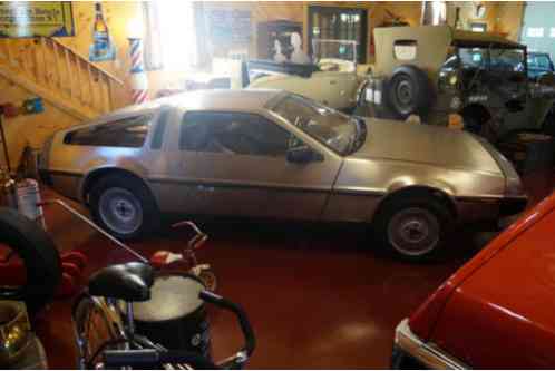 1981 DeLorean DMC-12