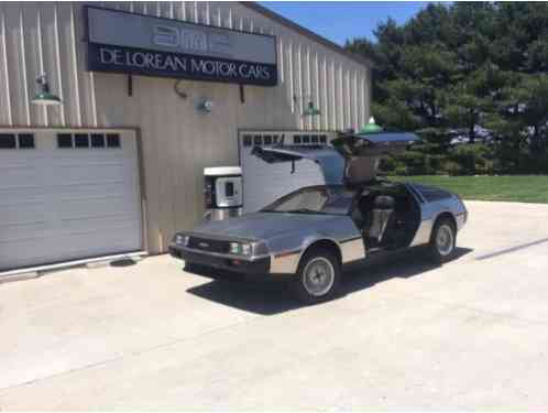 DeLorean dmc-12 (1981)