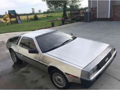 DeLorean dmc-12 (1981)