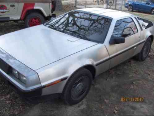 1981 DeLorean DMC 12 Base Coupe 2-Door