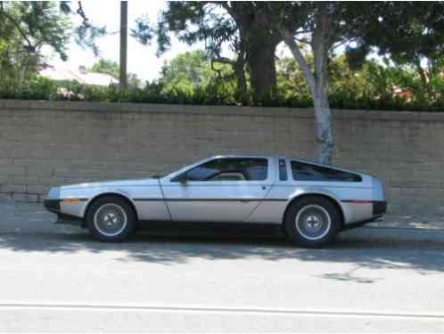 DeLorean DMC 12 Base Coupe 2-Door (1981)