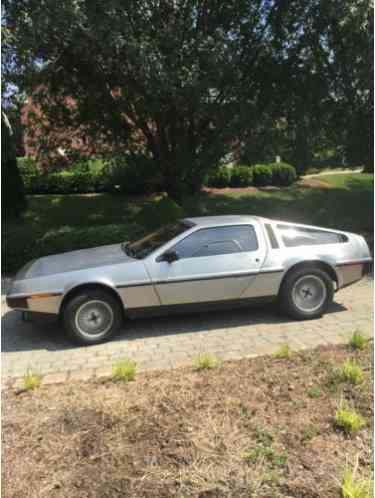 1981 DeLorean DMC-12 Black