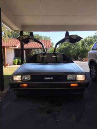 DeLorean DMC-12 Black (1981)