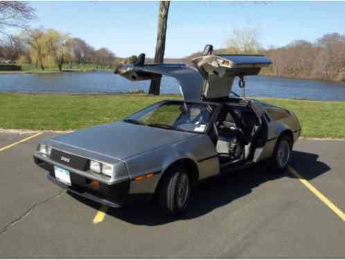 1981 DeLorean DMC 12 Coupe 2-Door