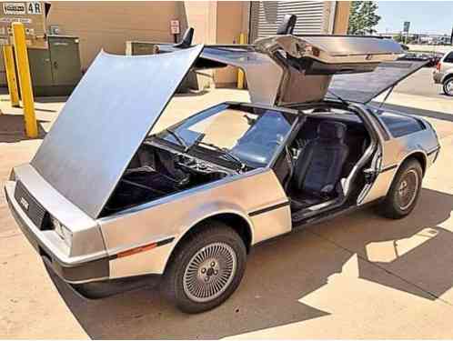 DeLorean DMC-12 Gray (1981)