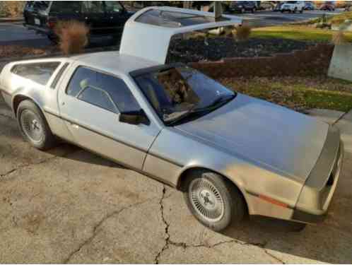 DeLorean DMC 12 (1981)