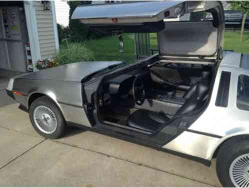 DeLorean DMC-12 (1981)