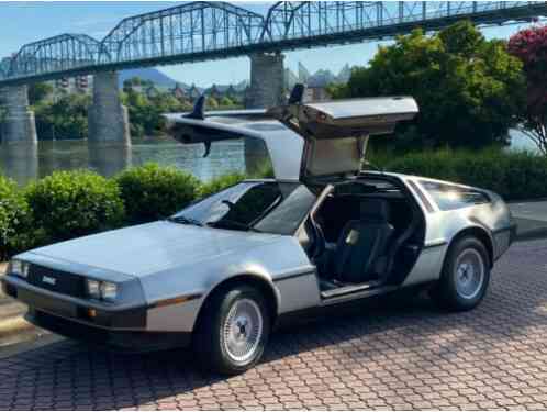 DeLorean DMC-12 (1981)