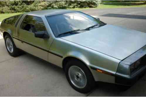 DeLorean DMC-12 2-Door Coupe (1982)