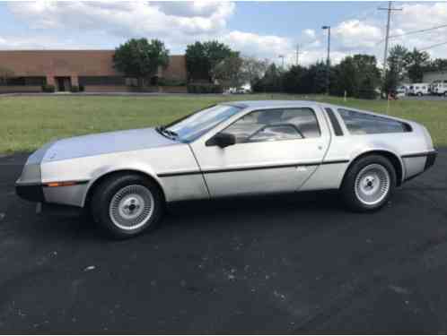 DeLorean DMC 12 Base Coupe 2-Door (1982)