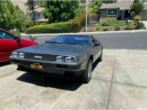 DeLorean DMC-12 (1982)