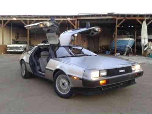 DeLorean DMC-12 (1982)