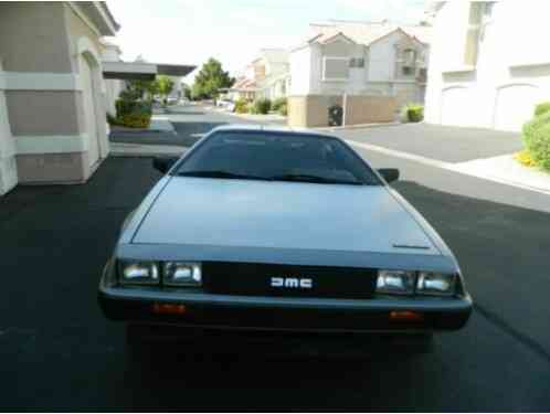 1982 DeLorean DMC12