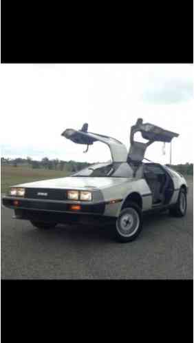 DeLorean DMC 12 Base Coupe 2-Door (1983)