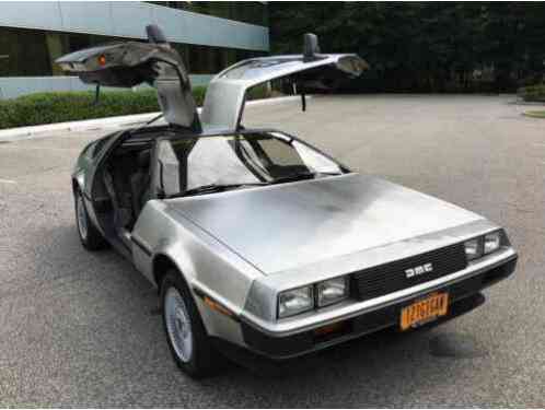 DeLorean DMC-12 (1983)