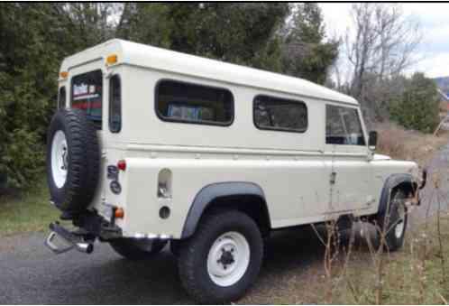 Land Rover Defender 3 doors (1983)