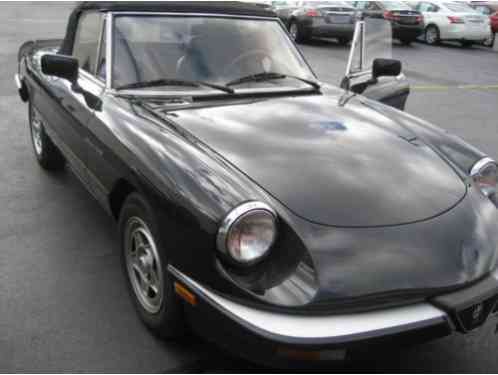 Alfa Romeo Spider convertible (1984)