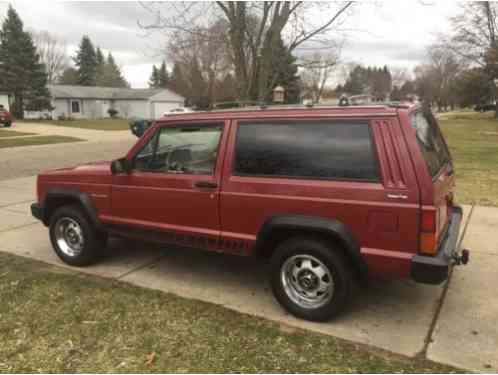 Jeep Cherokee Chief (1984)