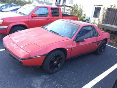 Pontiac Fiero SE Coupe 2-Door (1984)