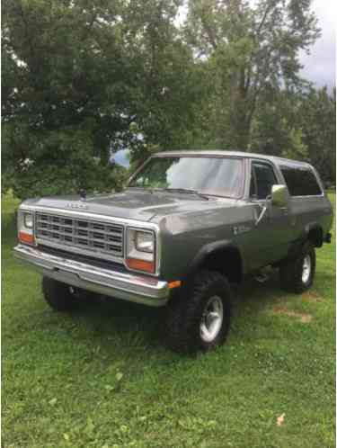 Dodge Ramcharger SE (1985)