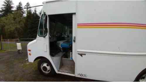 GMC Grumman Cargo box truck (1986)