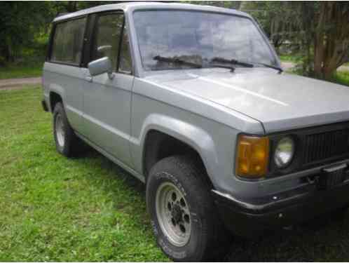 Isuzu Trooper std (1986)