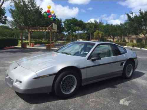 Pontiac Fiero GT Coupe 2-Door (1987)