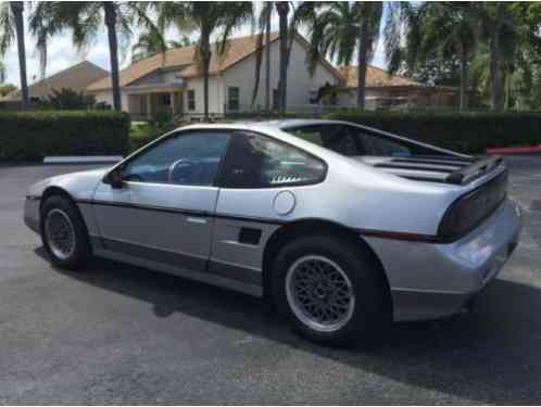 Pontiac Fiero GT Coupe 2-Door (1987)