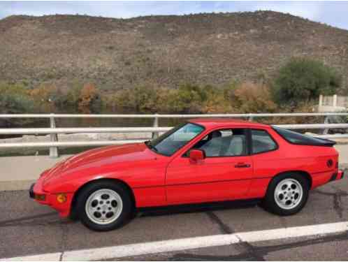 Porsche 924 S Coupe 2-Door (1987)