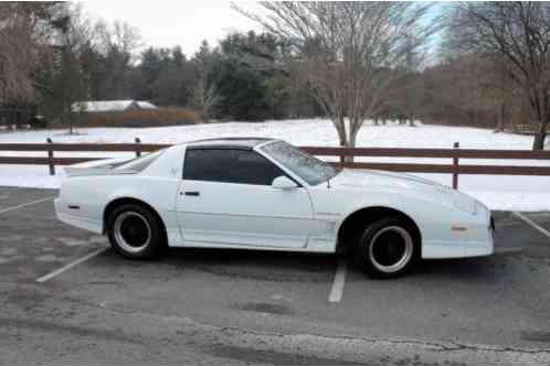 Pontiac Firebird TRANS AM (1988)