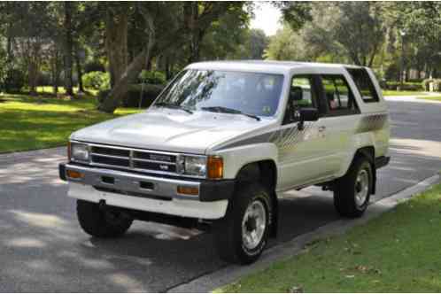 Toyota 4Runner SR5 Sport Utility (1988)