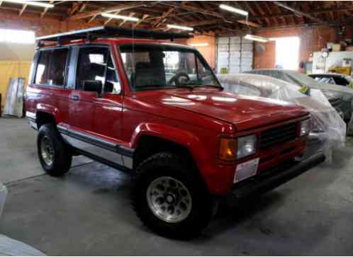 Isuzu Trooper RS Sport Utility (1989)