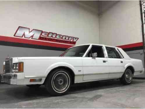 1989 Lincoln Town Car Base 4dr Sedan